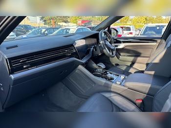 Used Volkswagen Touareg 2025 for sale - 75772980: Photo