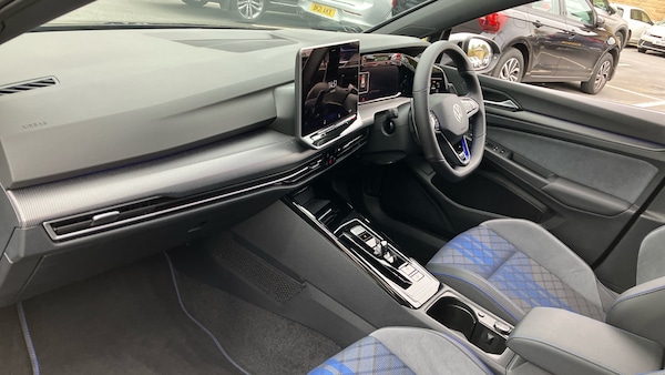 Used Volkswagen Golf 2025 for sale - 76253118: Photo 2