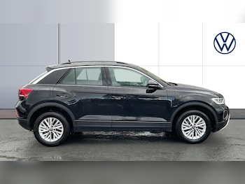 Used Volkswagen T-Roc 2023 for sale - 75906502: Photo