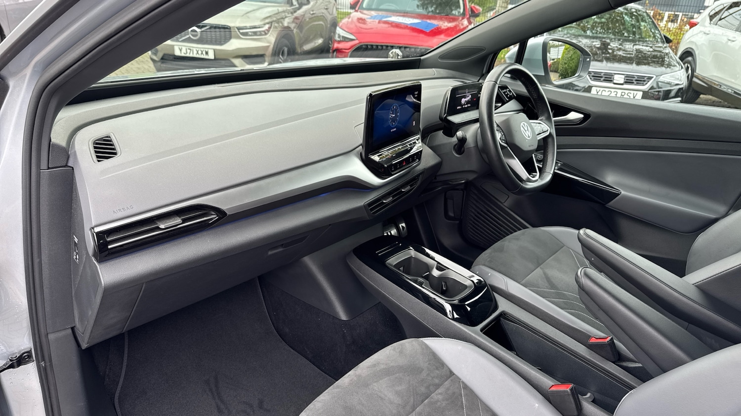 Used Volkswagen ID.4 2022 for sale - 77742497: Photo 2