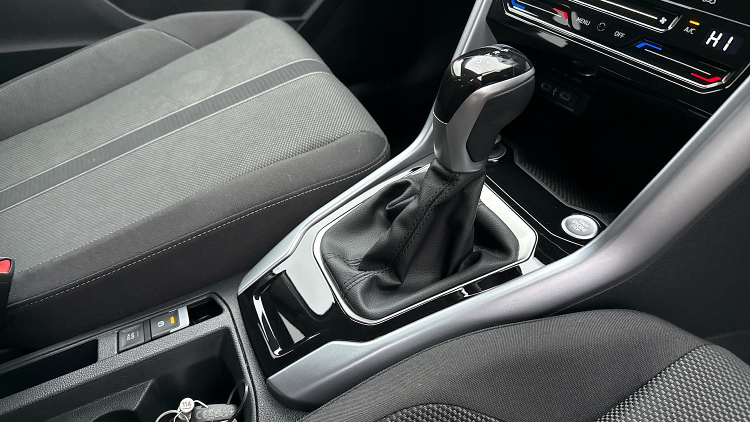 Used Volkswagen T-Roc 2025 for sale - 77350296: Photo 14