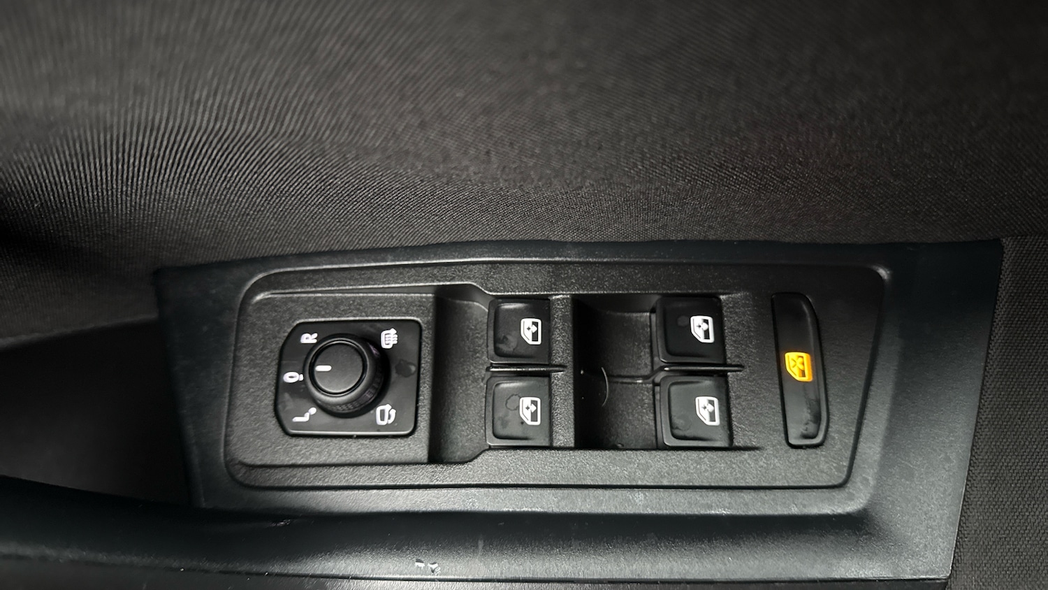 Used Volkswagen T-Roc 2025 for sale - 77350296: Photo 22