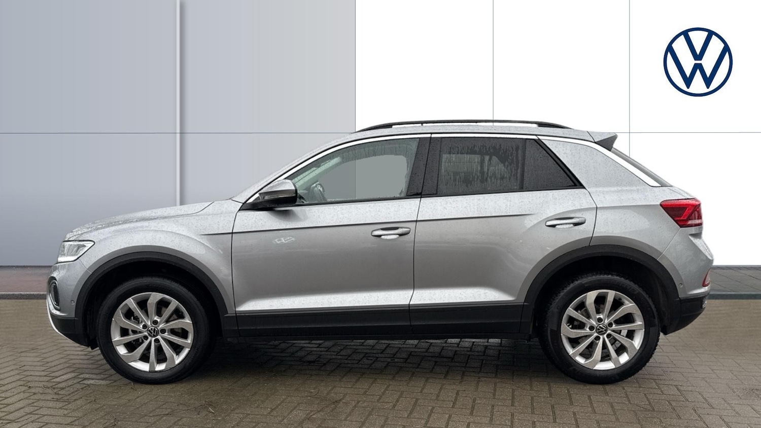 Used Volkswagen T-Roc 2025 for sale - 77350296: Photo 4