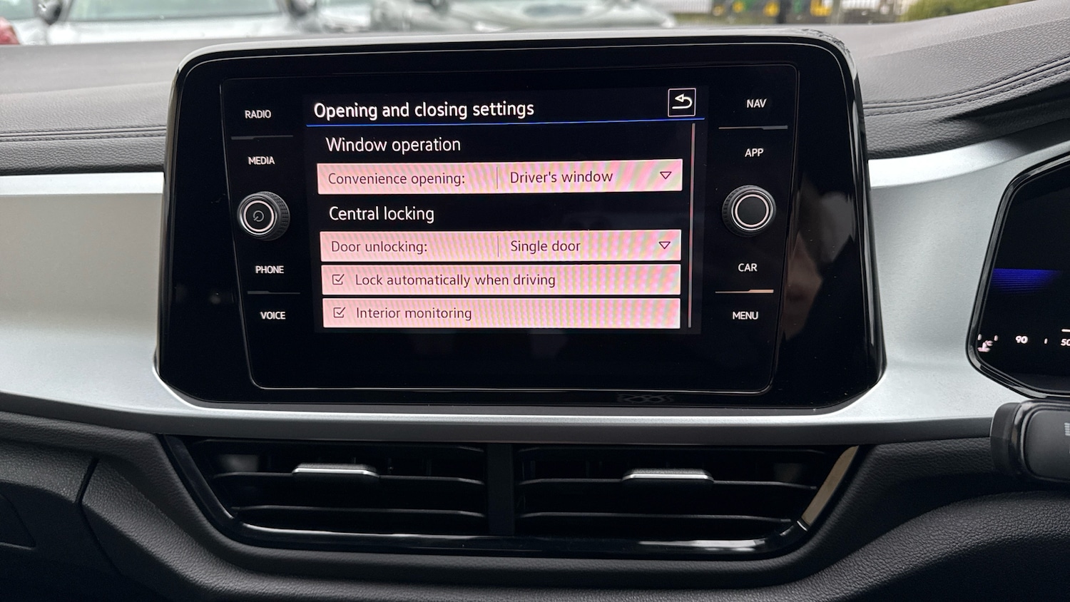 Used Volkswagen T-Roc 2025 for sale - 77350296: Photo 40