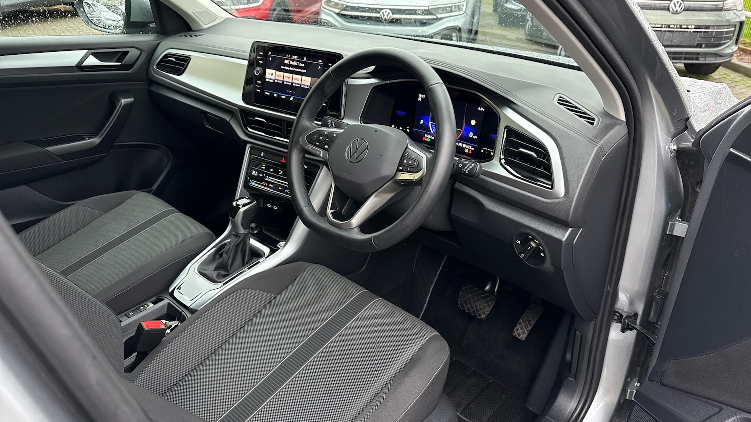 Used Volkswagen T-Roc 2025 for sale - 77350296: Photo 6