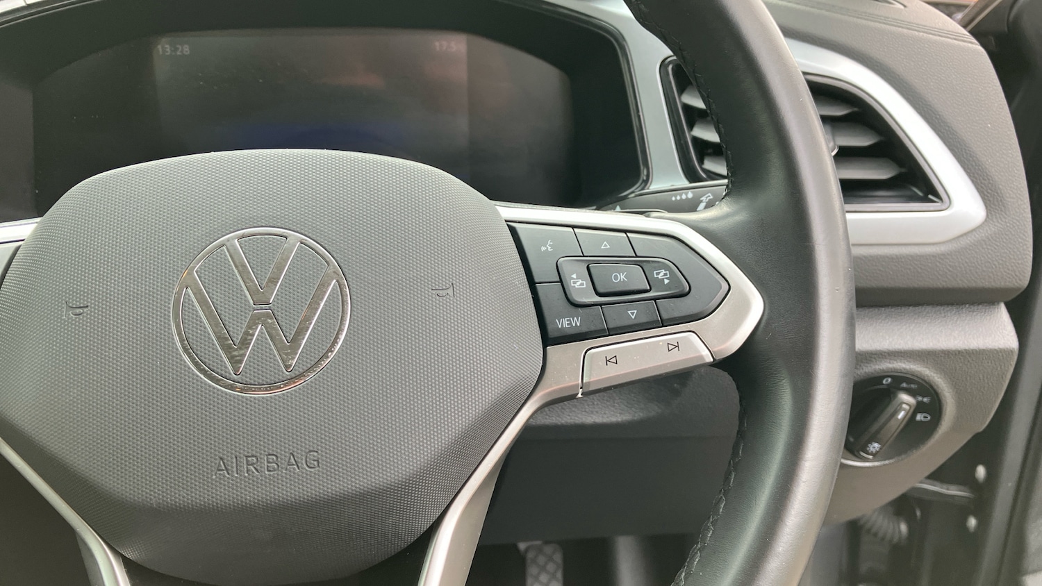 Used Volkswagen T-Roc 2022 for sale - 76329554: Photo 18