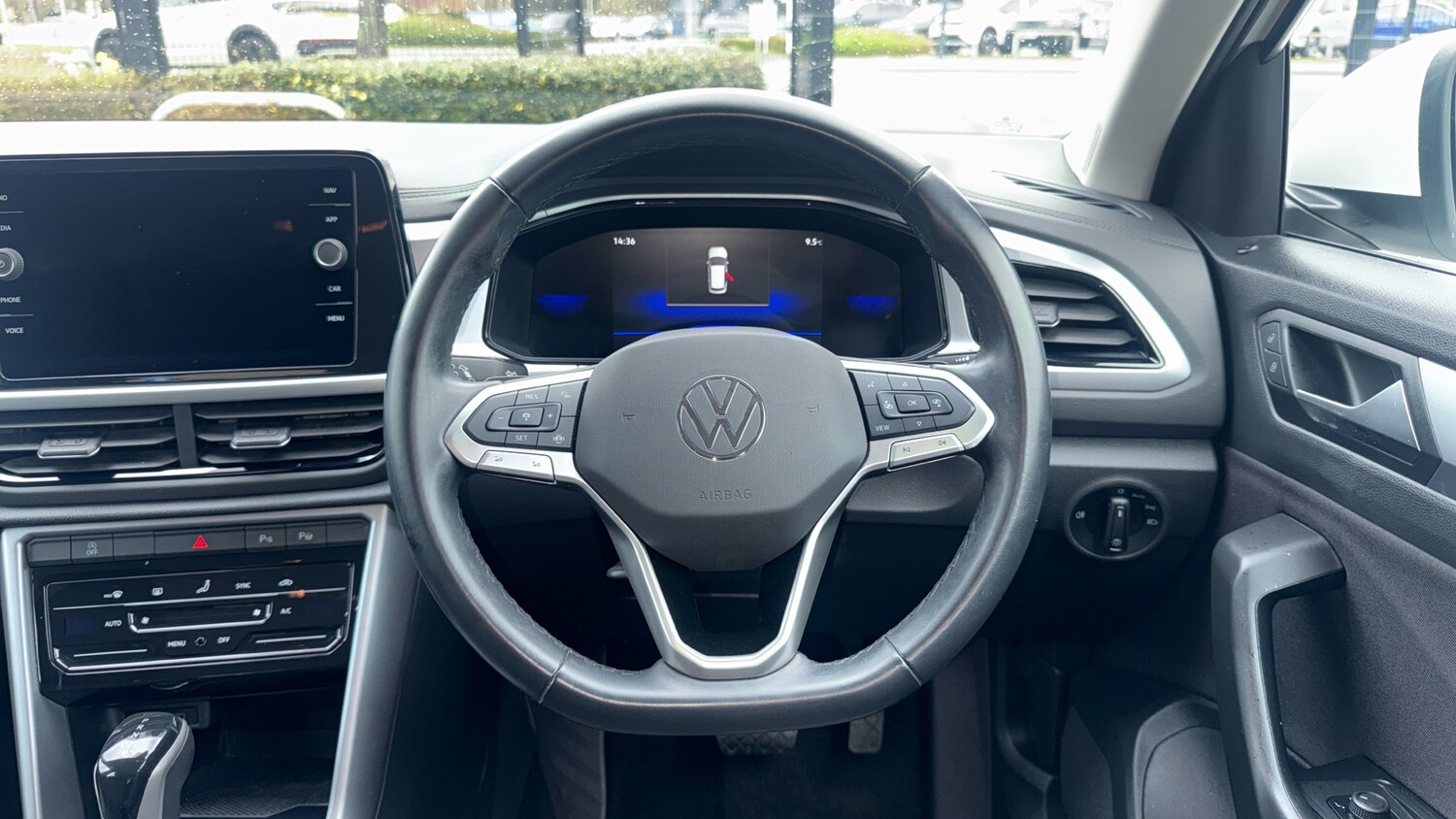 Used Volkswagen T-Roc 2023 for sale - 77917102: Photo 10