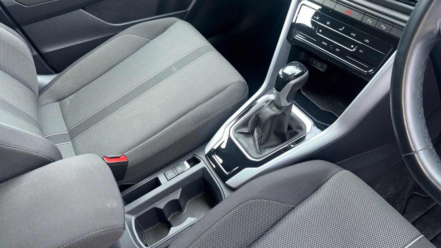 Used Volkswagen T-Roc 2023 for sale - 77917102: Photo 14