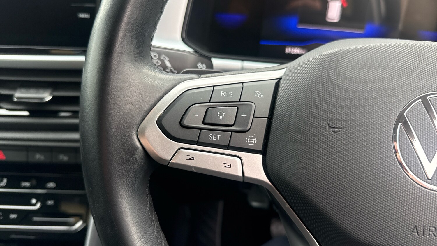 Used Volkswagen T-Roc 2023 for sale - 77917102: Photo 17