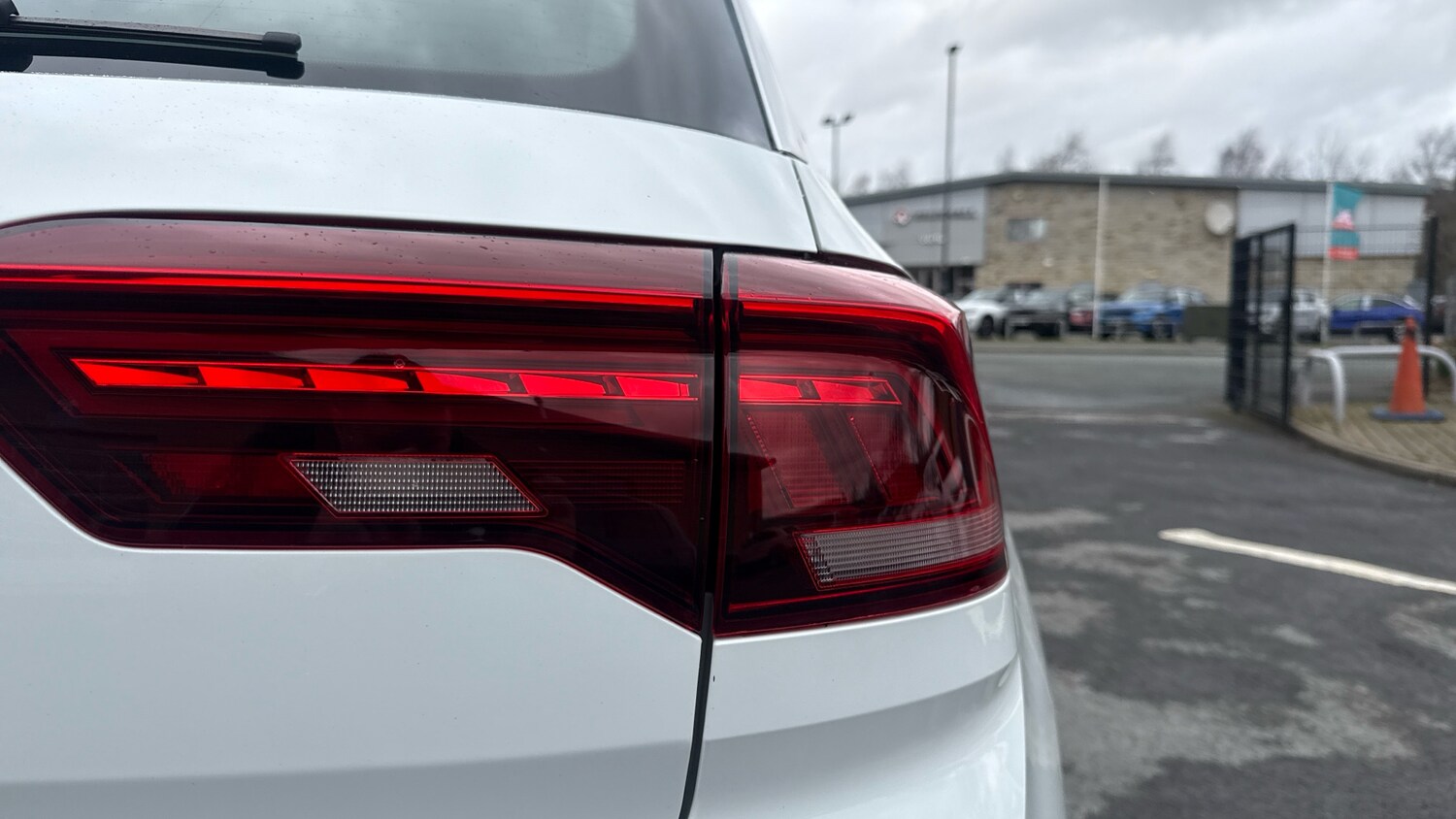 Used Volkswagen T-Roc 2023 for sale - 77917102: Photo 26