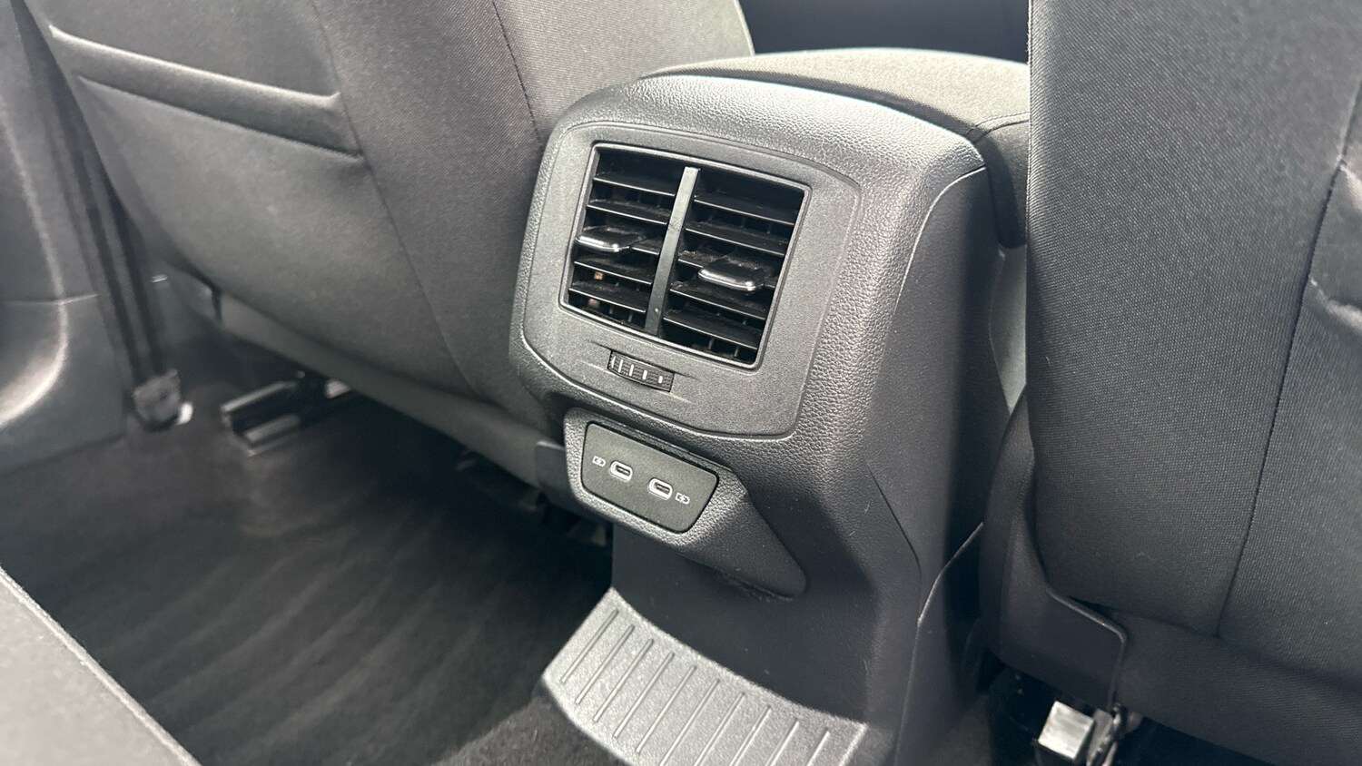 Used Volkswagen T-Roc 2023 for sale - 77917102: Photo 27