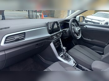 Used Volkswagen T-Roc 2023 for sale - 77917102: Photo