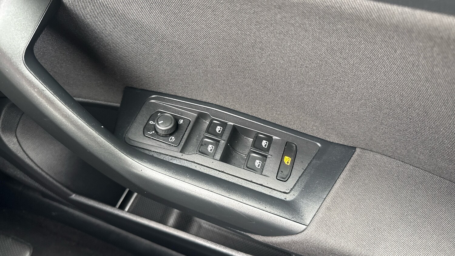 Used Volkswagen T-Roc 2023 for sale - 77917102: Photo 30