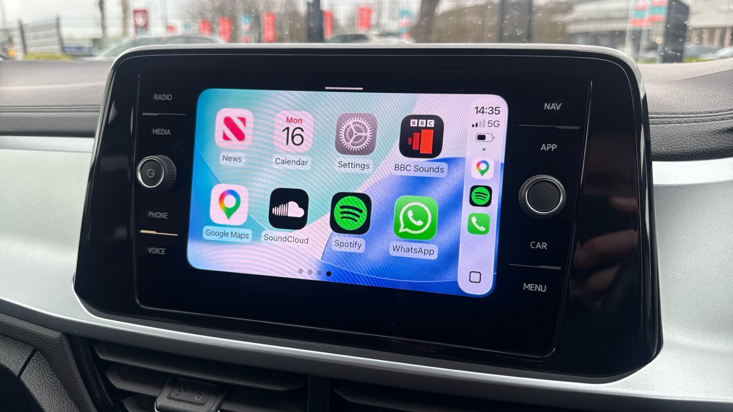 Used Volkswagen T-Roc 2023 for sale - 77917102: Photo 33