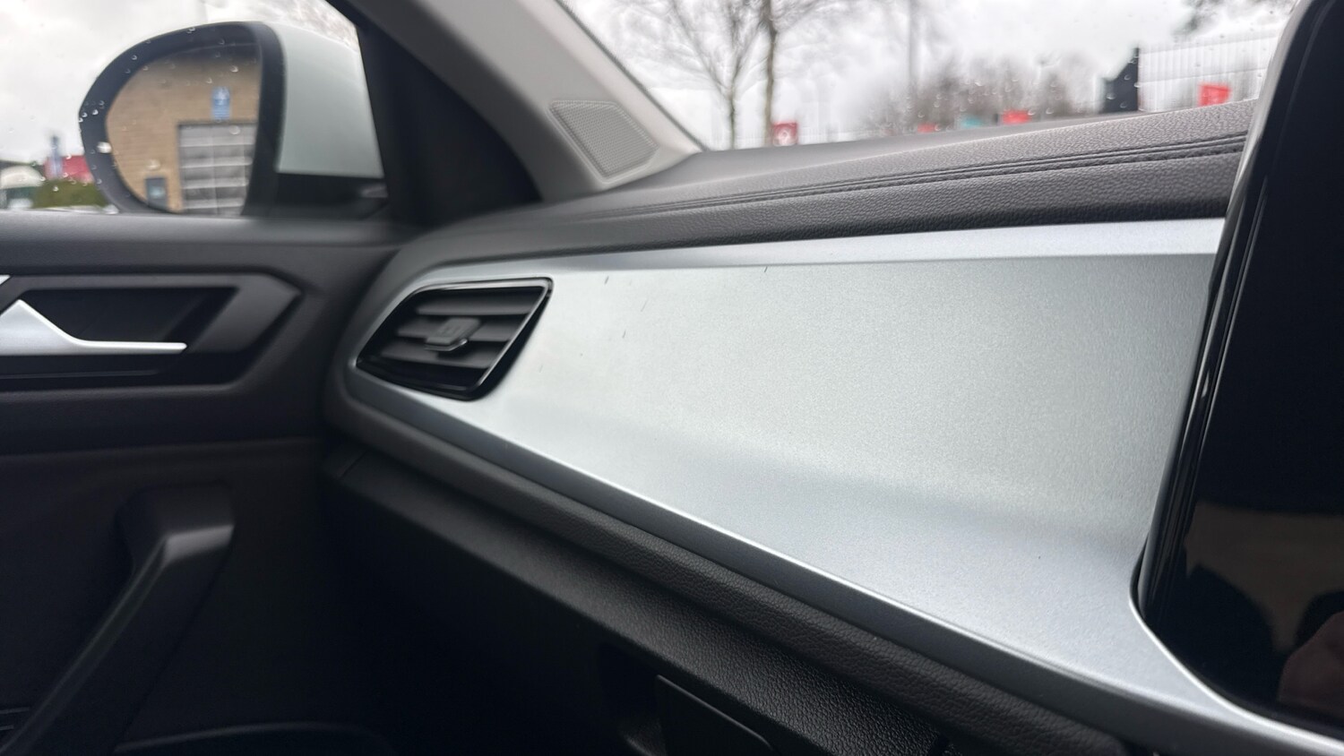 Used Volkswagen T-Roc 2023 for sale - 77917102: Photo 36