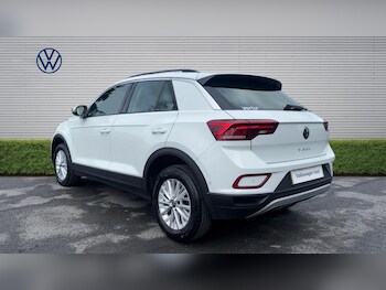 Used Volkswagen T-Roc 2023 for sale - 77917102: Photo