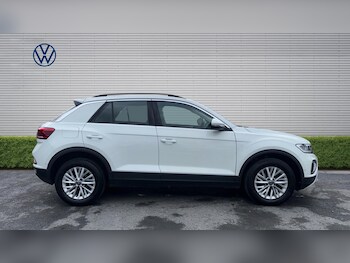 Used Volkswagen T-Roc 2023 for sale - 77917102: Photo