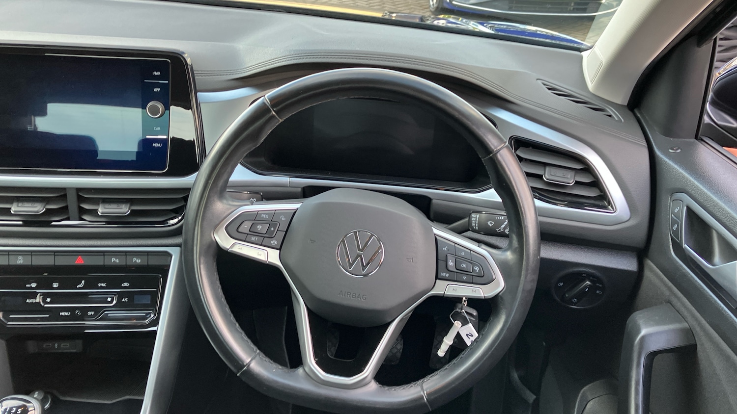 Used Volkswagen T-Roc 2022 for sale - 76971843: Photo 10