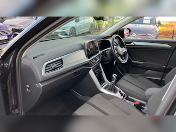 Used Volkswagen T-Roc 2022 for sale - 76971843: Photo