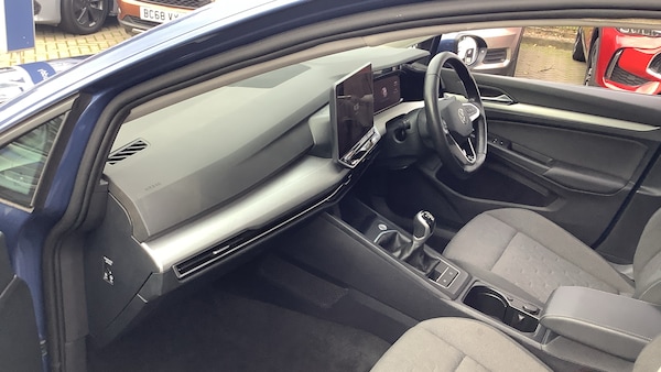 Used Volkswagen Golf 2024 for sale - 76230787: Photo 2