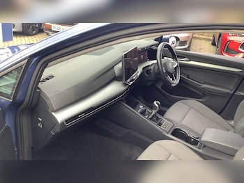 Used Volkswagen Golf 2024 for sale - 76230787: Photo 2