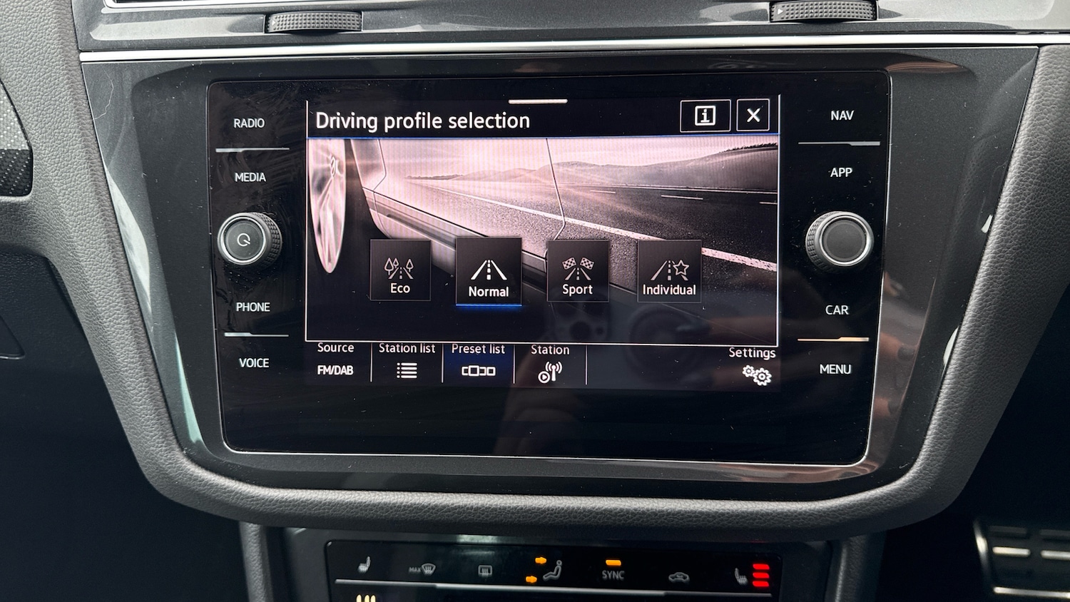 Used Volkswagen Tiguan 2022 for sale - 77323820: Photo 27