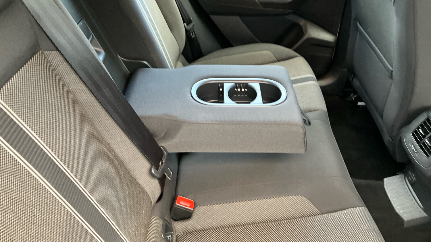 Used Volkswagen T-Roc 2020 for sale - 77061511: Photo 32