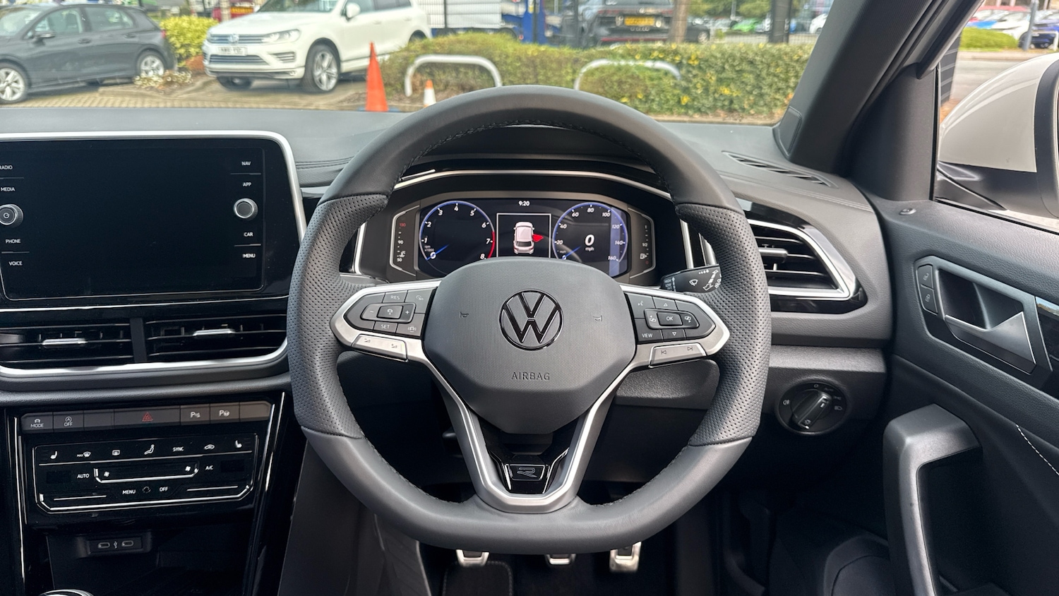Used Volkswagen T-Roc 2025 for sale - 76063688: Photo 10