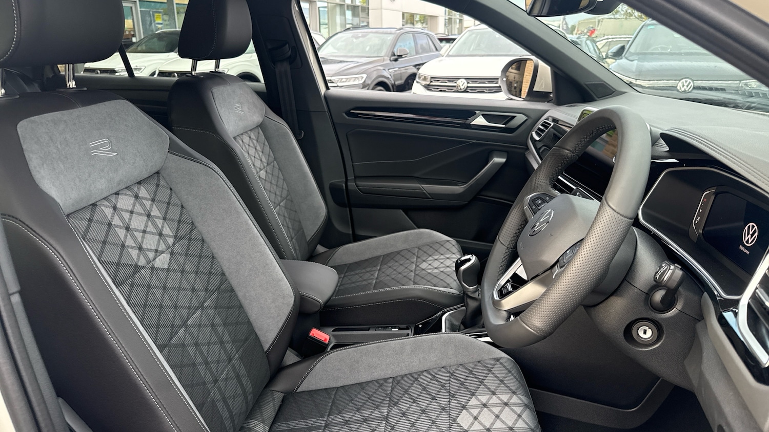 Used Volkswagen T-Roc 2025 for sale - 76063688: Photo 15