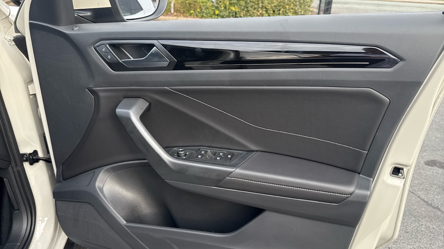Used Volkswagen T-Roc 2025 for sale - 76063688: Photo 19