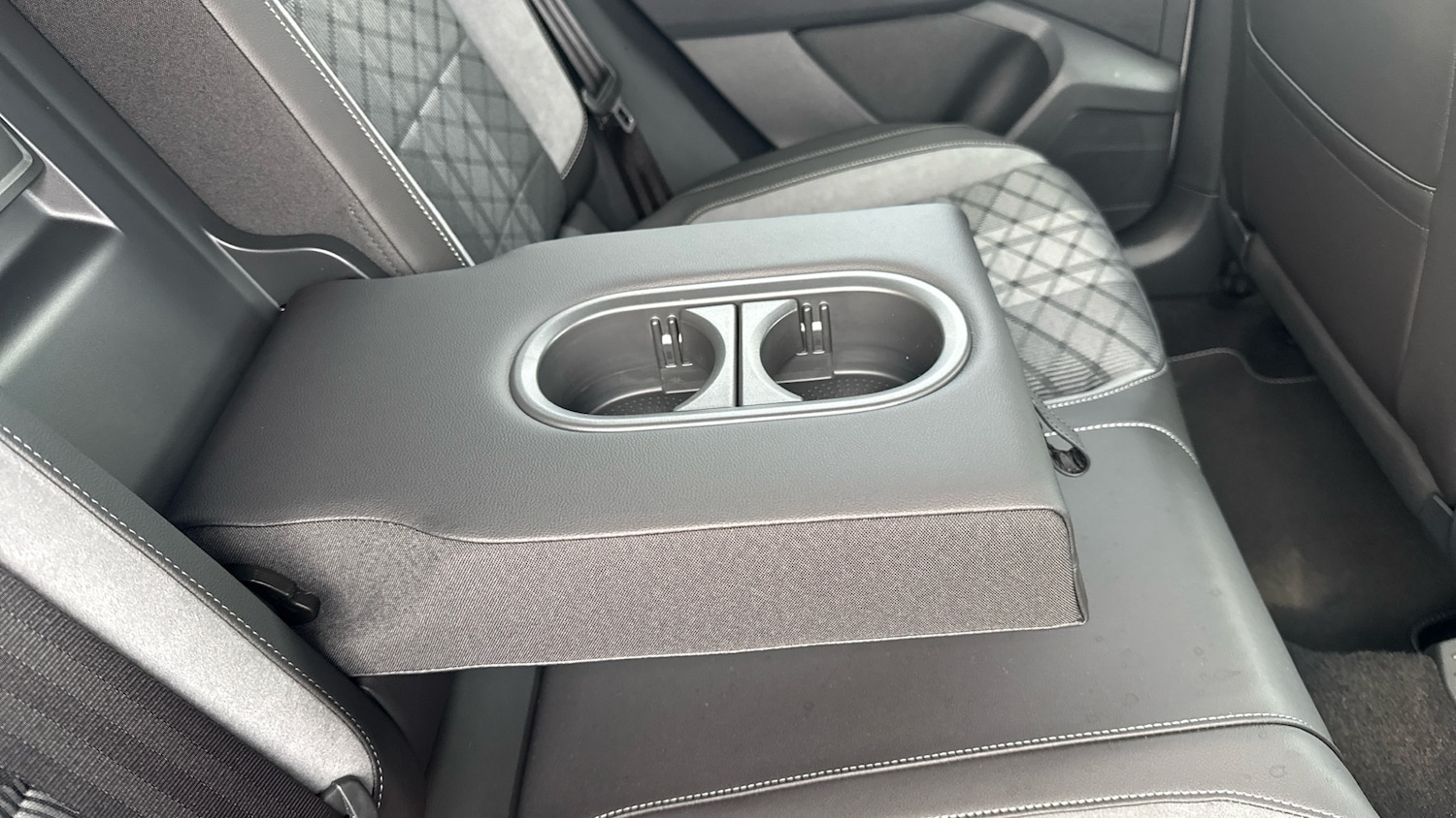 Used Volkswagen T-Roc 2025 for sale - 76063688: Photo 28