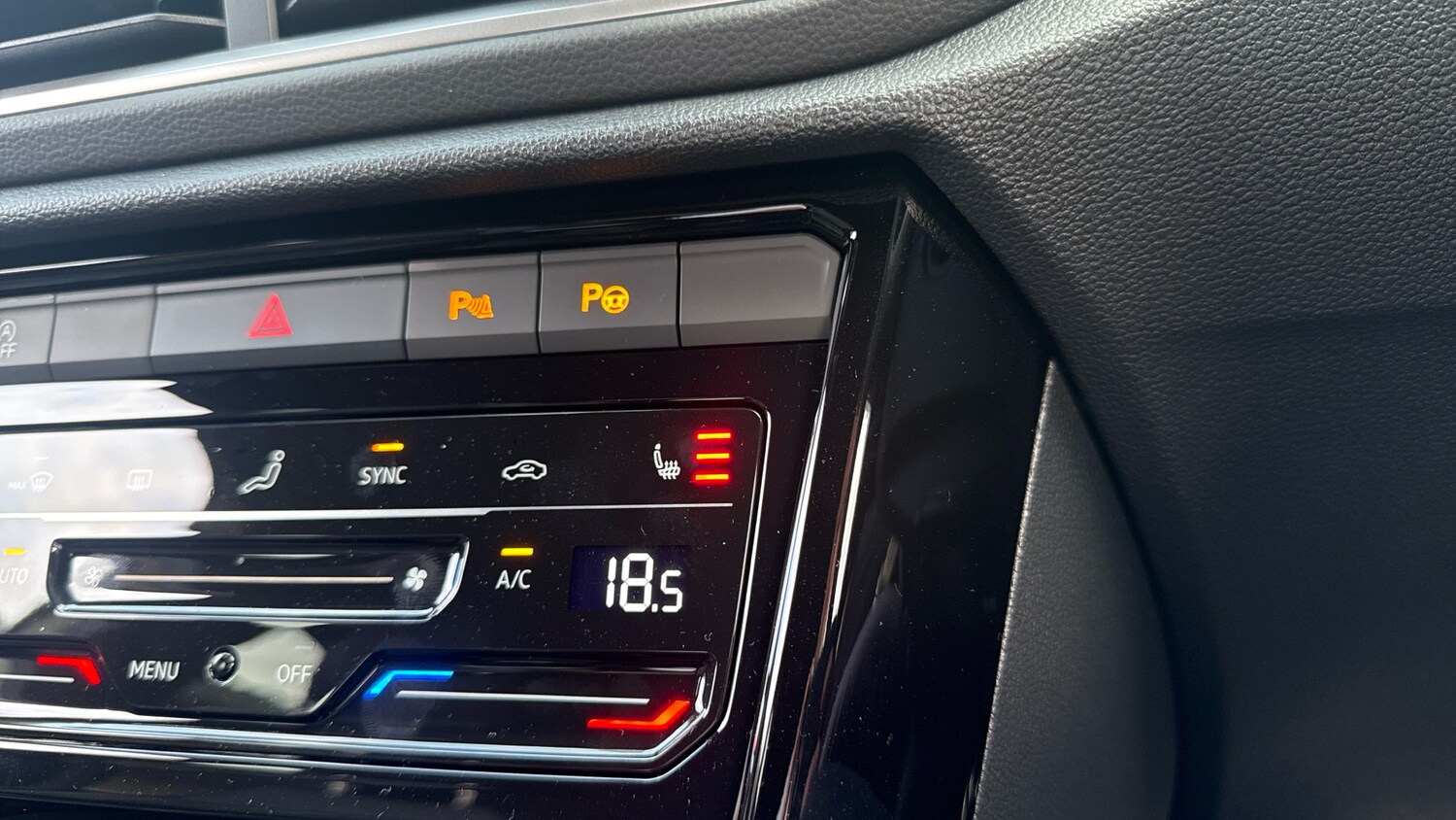 Used Volkswagen T-Roc 2025 for sale - 76063688: Photo 40