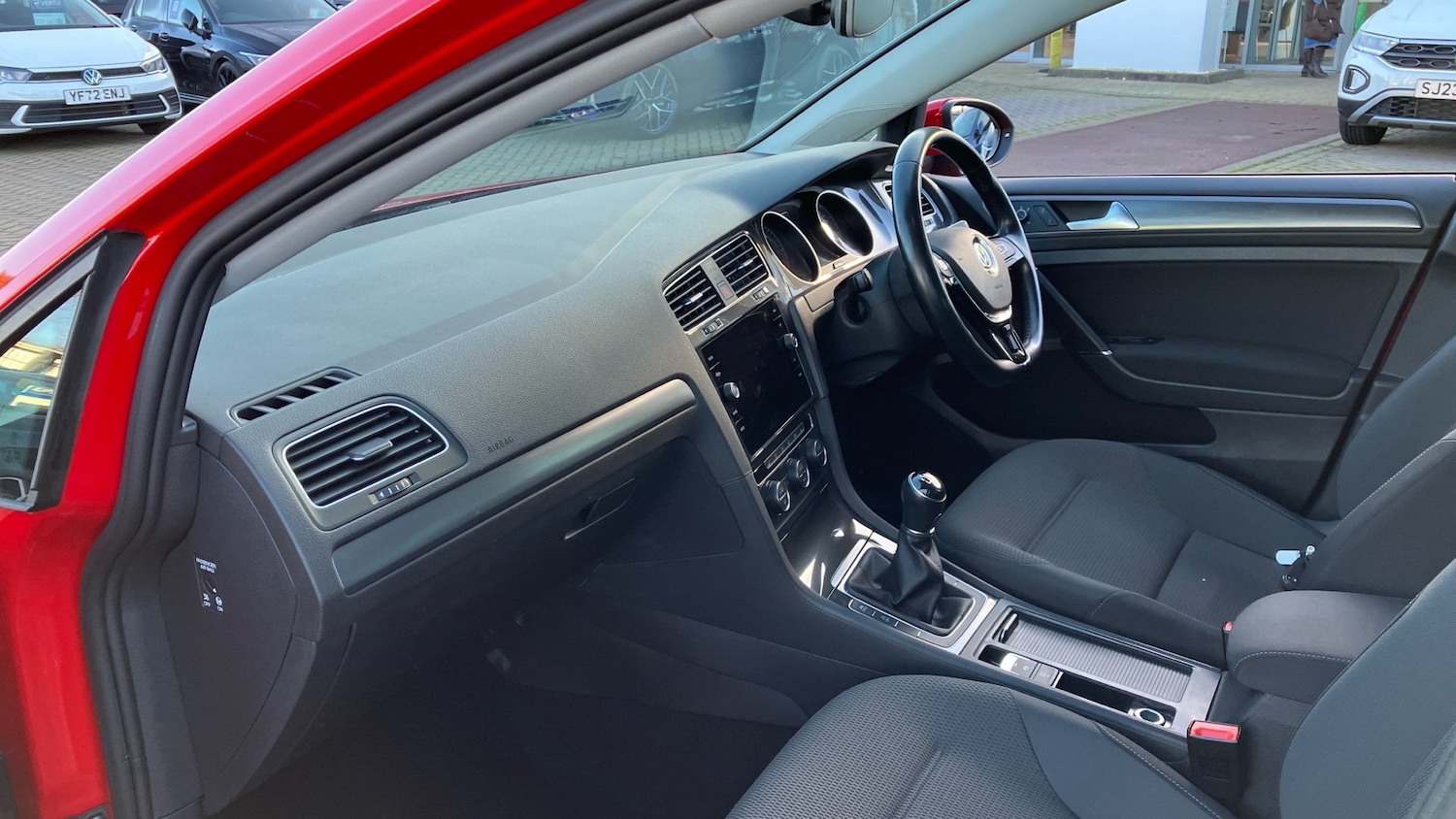 Used Volkswagen Golf 2019 for sale - 76921174: Photo 2