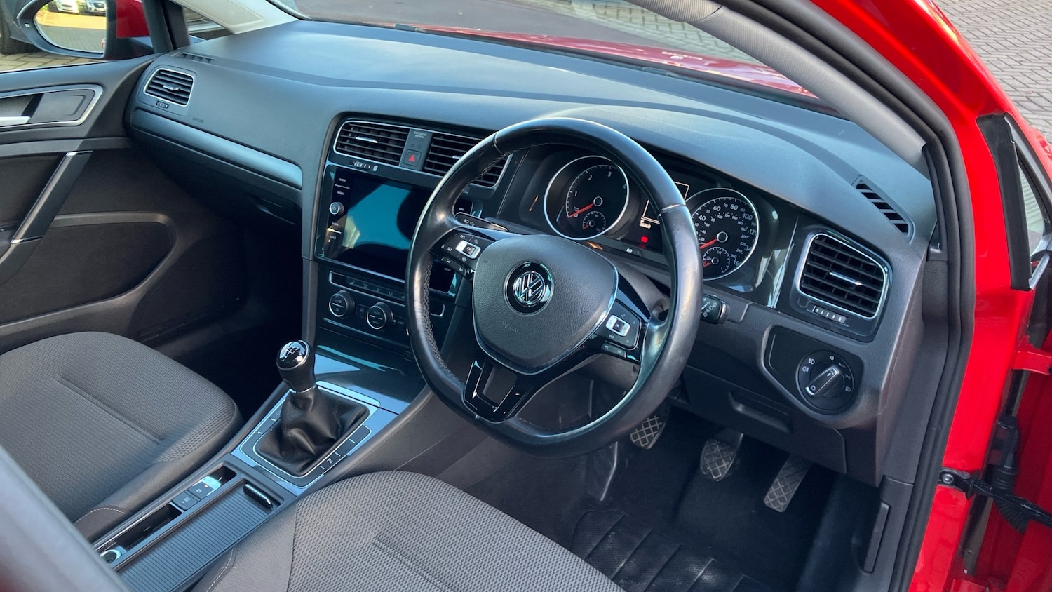 Used Volkswagen Golf 2019 for sale - 76921174: Photo 6