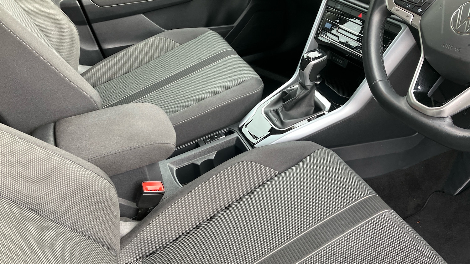 Used Volkswagen T-Roc 2022 for sale - 76393939: Photo 14