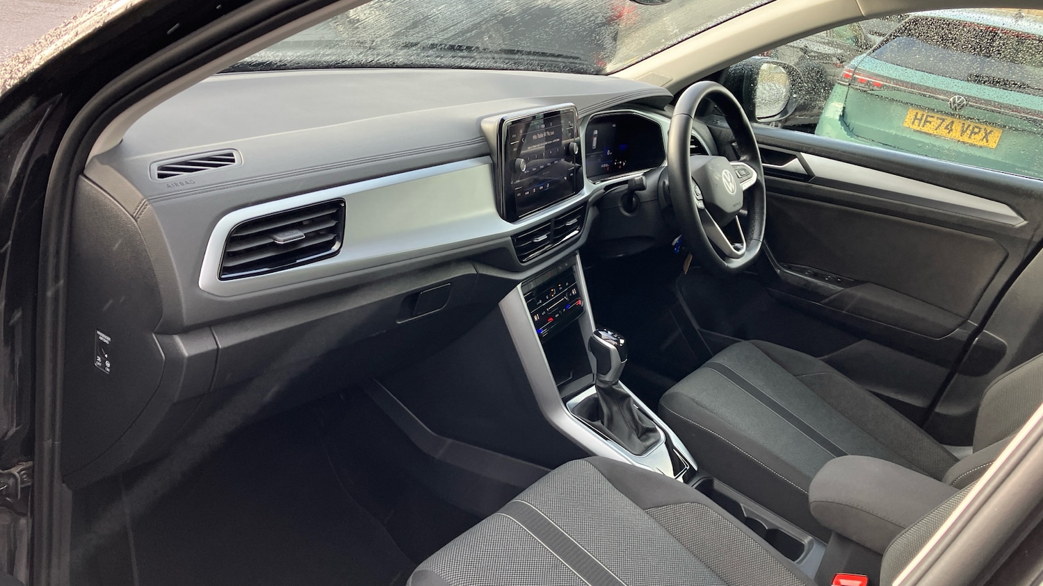 Used Volkswagen T-Roc 2022 for sale - 76393939: Photo 2