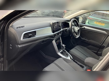 Used Volkswagen T-Roc 2022 for sale - 76393939: Photo