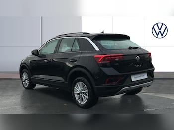 Used Volkswagen T-Roc 2022 for sale - 76393939: Photo