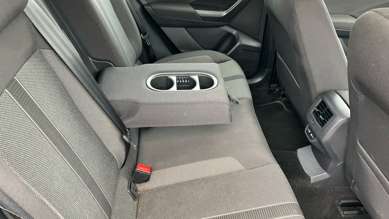 Used Volkswagen T-Roc 2022 for sale - 76219080: Photo 44