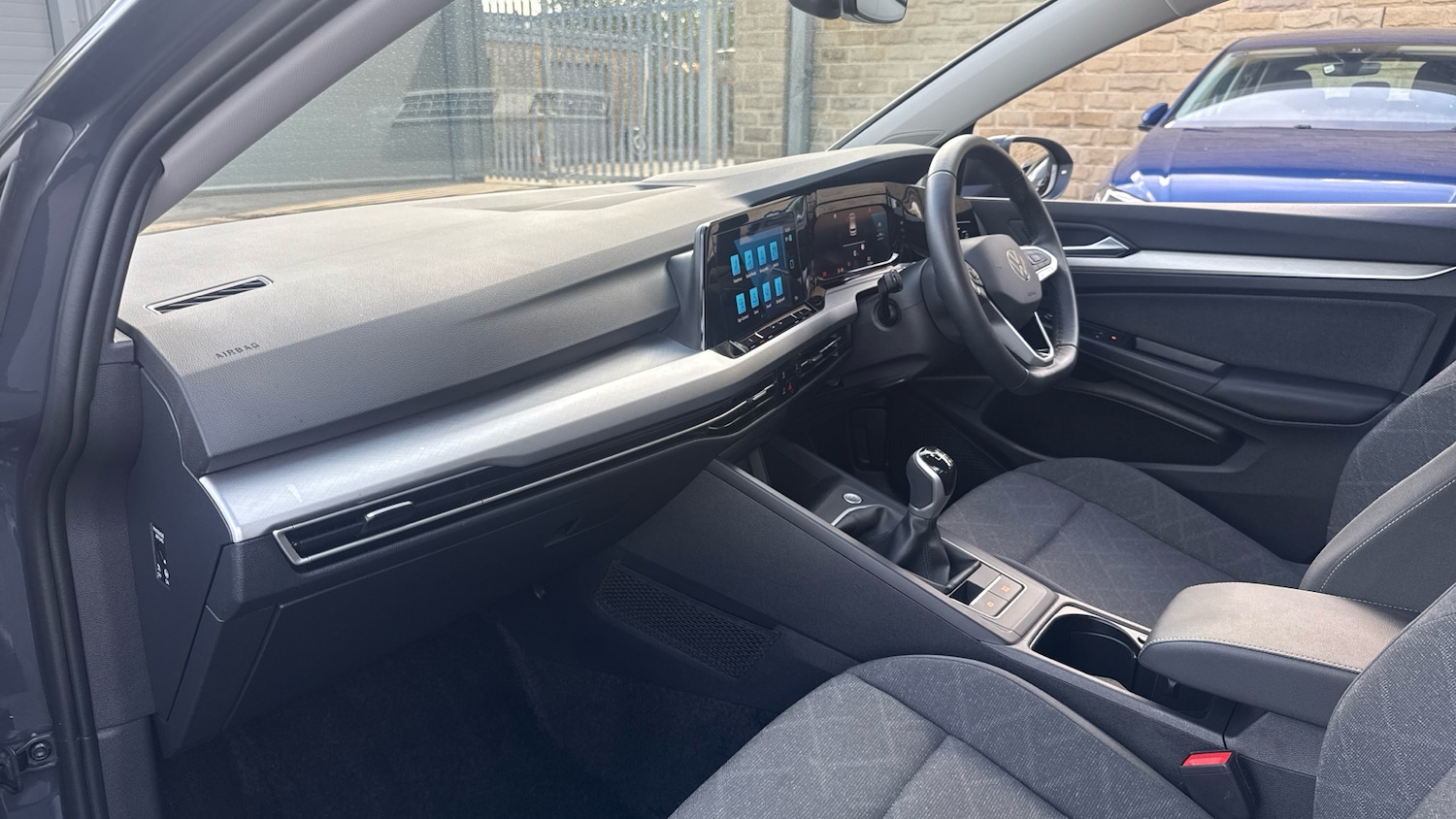 Used Volkswagen Golf 2024 for sale - 76352372: Photo 2