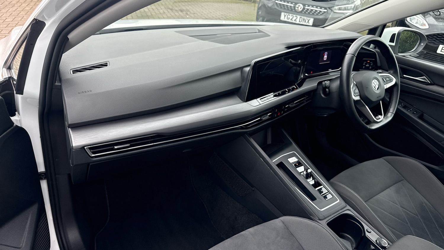 Used Volkswagen Golf 2022 for sale - 77618807: Photo 2