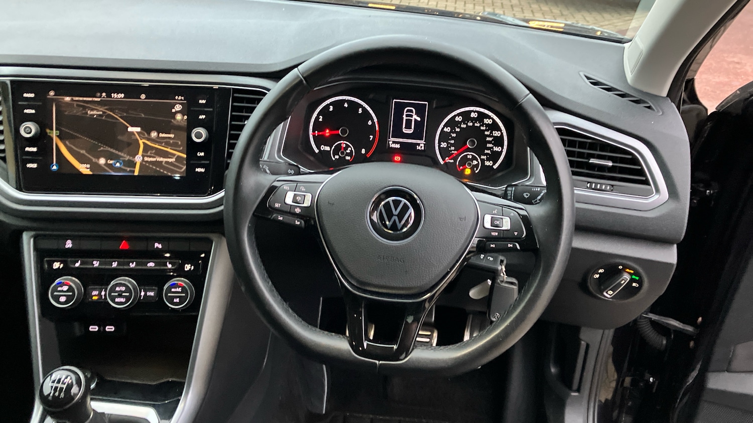 Used Volkswagen T-Roc 2021 for sale - 77044617: Photo 10