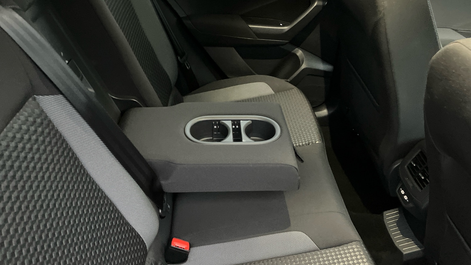 Used Volkswagen T-Roc 2021 for sale - 77044617: Photo 39