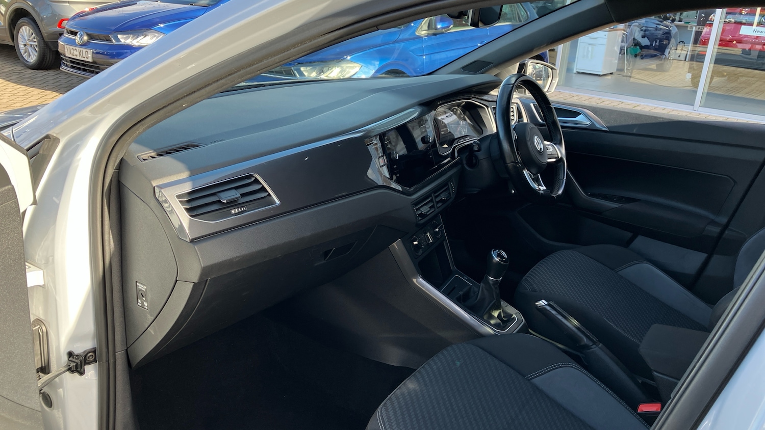 Used Volkswagen Polo 2019 for sale - 76393406: Photo 2