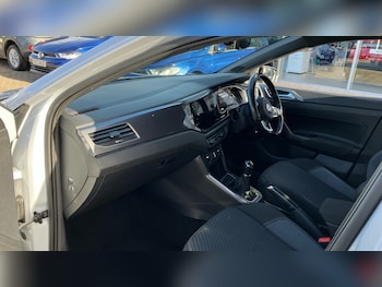 Used Volkswagen Polo 2019 for sale - 76393406: Photo