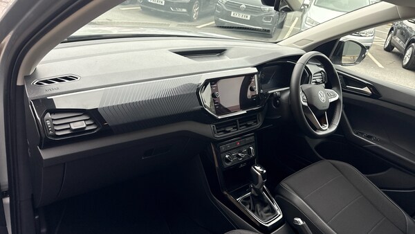 Used Volkswagen T-Cross 2024 for sale - 76322437: Photo 2