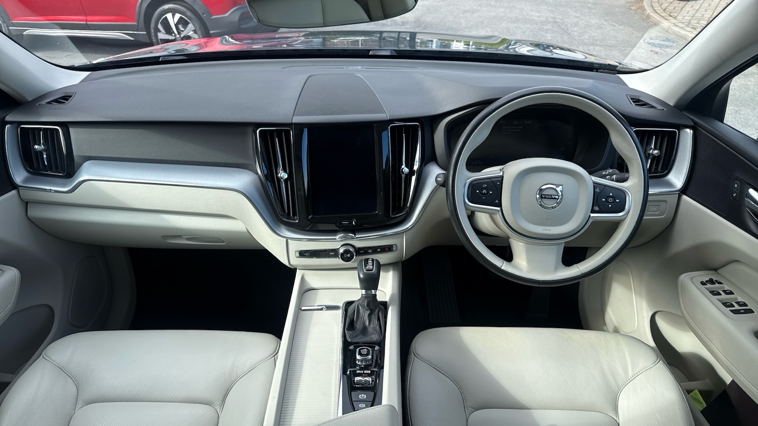 Used Volvo XC60 2018 for sale - 78107234: Photo 10