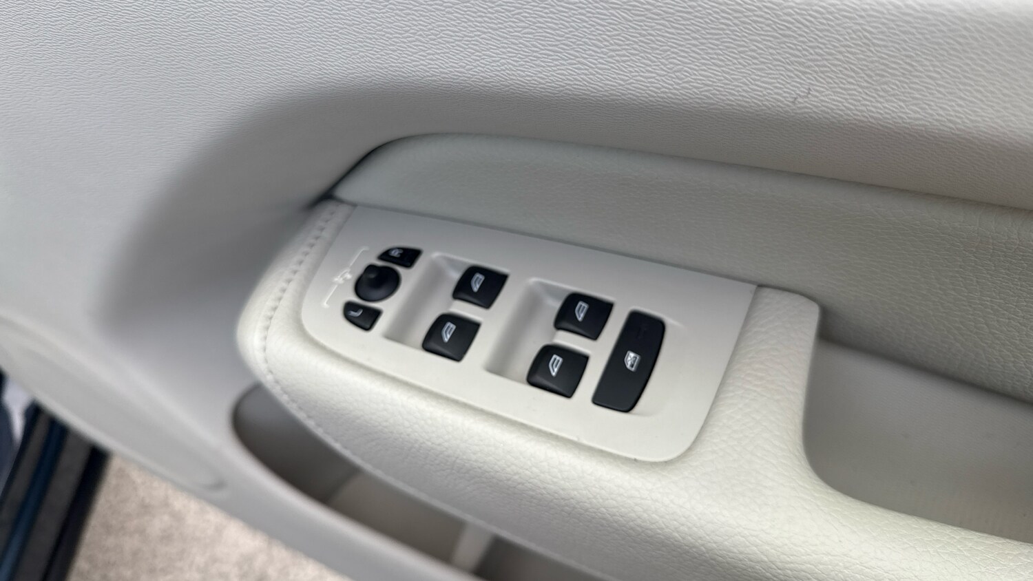 Used Volvo XC60 2018 for sale - 78107234: Photo 28