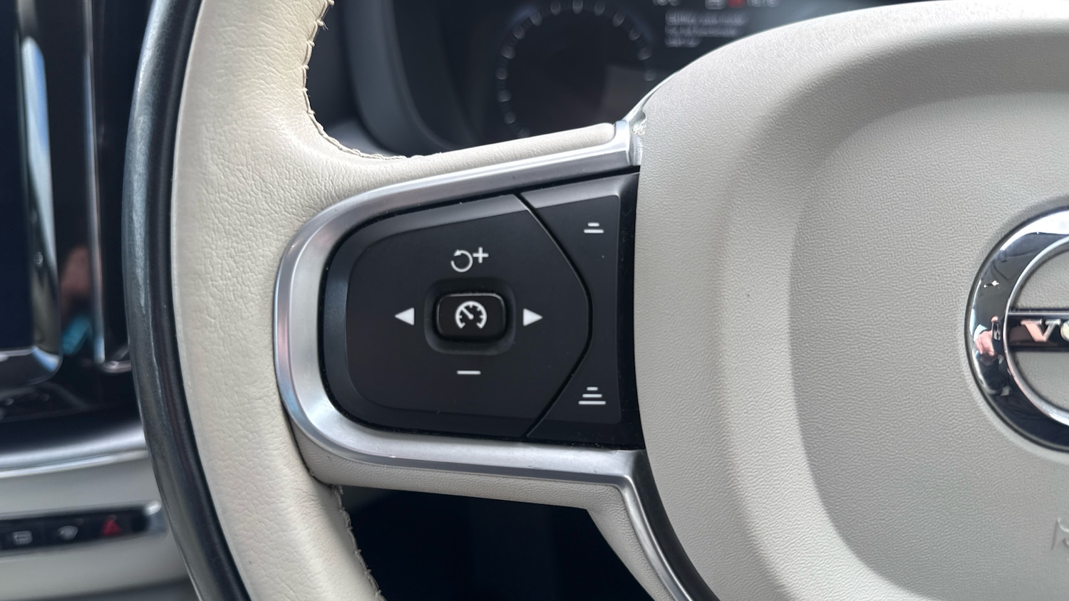 Used Volvo XC60 2018 for sale - 78107234: Photo 29