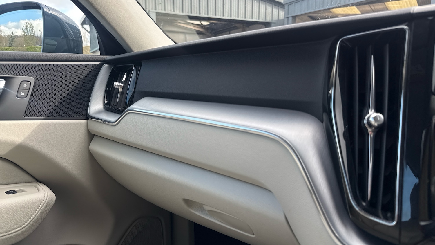 Used Volvo XC60 2018 for sale - 78107234: Photo 31